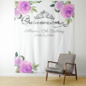 Tenture Fond de Quinceanera floral pourpre (En situation)