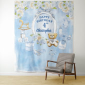 Tenture Fond de scène avec ours en peluche et fleurs bleue (En situation)