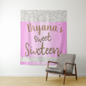 Tenture Fond de scène étincelant blanc rose pour Sweet 16 (En situation)