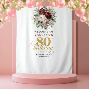 Tenture Fond de scène floral bordeaux tendance pour 80 ans