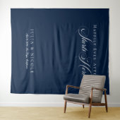 Tenture Fond de toile de mariage calligraphié bleu classiq (En situation (horizontale))