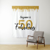 Tenture Fond pour Photobooth 50 ans et Fête Incroyable Or (En situation)