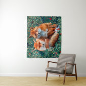 TENTURE FOXES ROUGES PARMI LA VERDURE, LE FOLIAGE ET LES F (En situation)