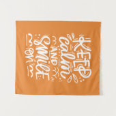 Tenture Gardez le calme et souriez dessus (Devant (Horizontal))