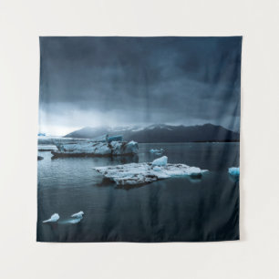 TENTURE GLACIER PRÈS DU CORPS D'EAU