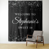 Tenture Glittery Black Bienvenue à Sweet 16 Anniversaire (En situation)