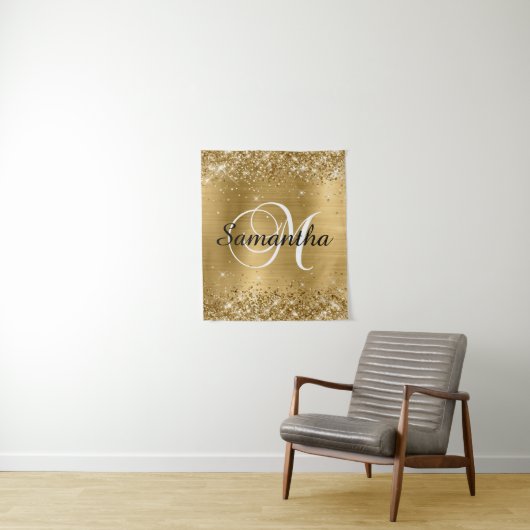Tenture Glittery Gold Foil Classic Script M Monogramme (En situation)