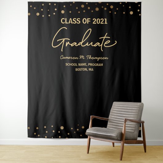 Tenture Gold Confetti Class of 2021 backdrop graduation (En situation)