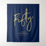 Tenture Gold & Navy Blue 50th Birthday Party Contexte<br><div class="desc">Cette tapisserie moderne est parfaite pour un 50ème anniversaire de mariage chic bleu marine et or. Vos invités apprécieront de prendre une photo avec cette toile de fond sophistiquée de fête et de se souvenir de votre journée spéciale. Le design comprend un script de brosse doré " Fifty " avec...</div>