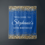 Tenture Gold Parties scintillant Deep Blue 18th Birthday P<br><div class="desc">Une calligraphie moderne et élégante avec une police moderne de style tout casquette en blanc. Créez votre propre 18e anniversaire jalon fête fête anniversaire bienvenue tapisserie toile de fond pour votre ami. L'arrière - plan présente des graphismes d'art numérique de parties scintillant en or brillant qui imprime comme une photo...</div>