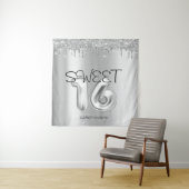 Tenture Gouttes argentées élégantes Sweet 16 (En situation)