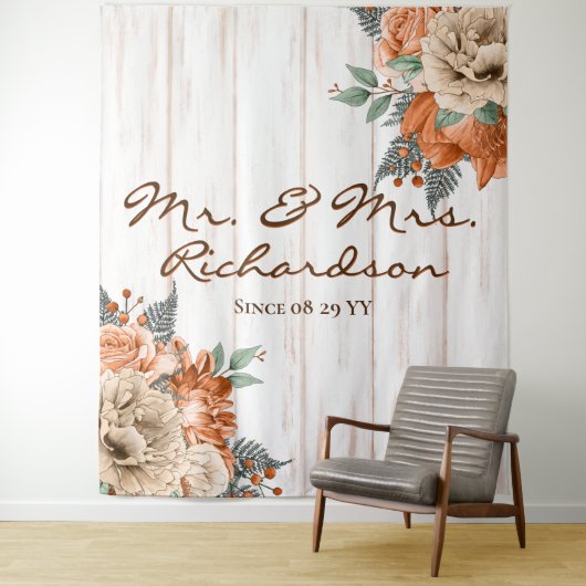 Tenture Grange rustique en bois blanc Fleurs orange pour m (En situation)