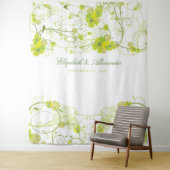 Tenture Green Hibiscus & Swallows Floral Wedding Backdrop (En situation)