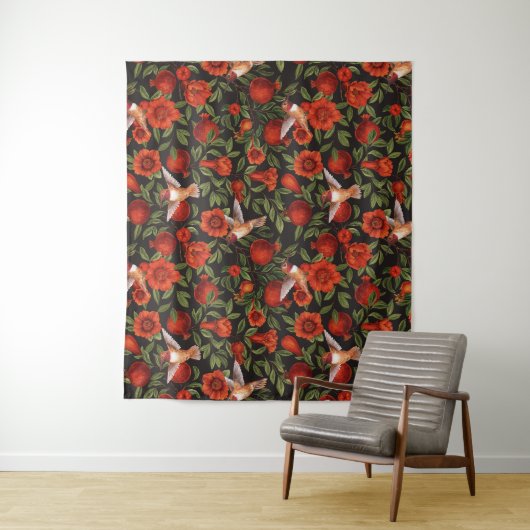 Tenture Grenades et colibris/feuilles verts en noir (En situation)