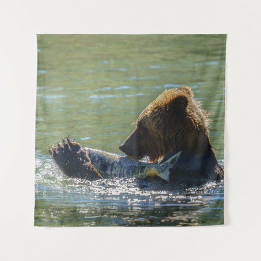 Tenture Grizzly Bear A Pris Un Saumon (Devant)