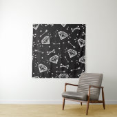 Tenture Grunge rock : diamants, os motif. (En situation)