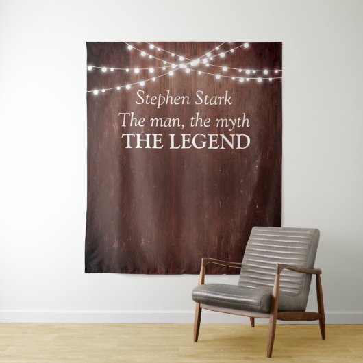 Tenture Guirlande de bois pour l'anniversaire de la légend (En situation)