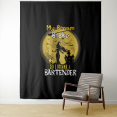 Tenture Halloween sorcière barman (En situation)