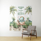 Tenture Hatching Bientôt Baby shower Party Backdrop Dinosa (En situation)