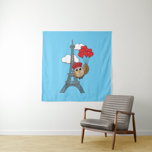 Tenture Hibou volant avec des ballons de coeur à Paris (En situation)