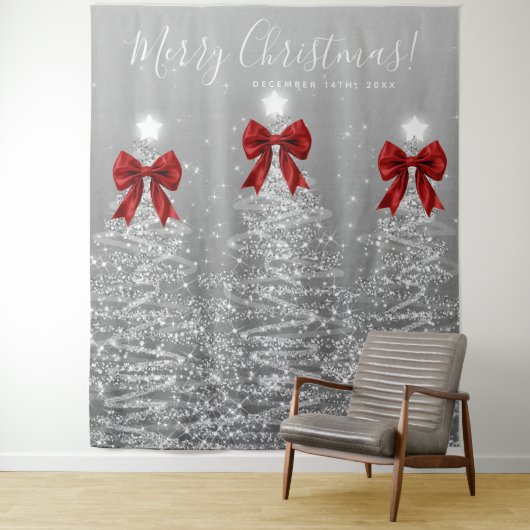 Tenture Holiday Backdrop Silver Christmas Trees Red Bows (En situation)