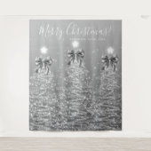 Tenture Holiday Backdrop Silver Christmas Trees w/ Bows (Devant)