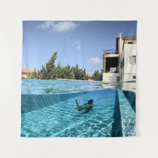 Tenture Homme en piscine le matin (Devant)