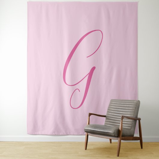 Tenture Initial Letter Monogram Light Pink Plain Chic (En situation)