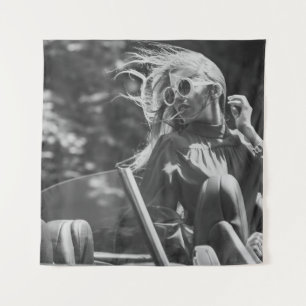 Tenture Jolie femme en voiture convertible