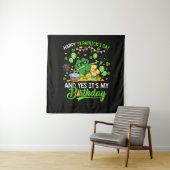 Tenture Joyeuse St Patrick et shamrock d'anniversaire (En situation)