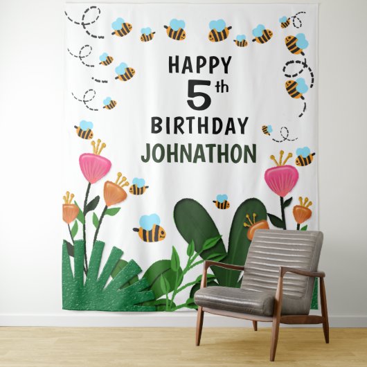 Tenture Joyeux anniversaire abeilles Fleurs Jardin Context (En situation)