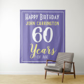 Tenture Joyeux anniversaire avec nom et âge 60 ans Tapisse (En situation)