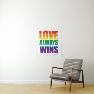 Tenture L'amour gagne toujours