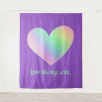 "L'amour gagne toujours" Rainbow Heart Tapestry