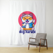Tenture le chien connaît le karaté (En situation)
