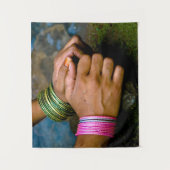 Tenture Les mains d'une femme au travail (Devant)