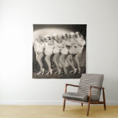 Tenture Ligne de choeur filles en mobilier blanc, rétro, 1 (En situation)