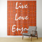 Tenture Live Love Enjoy (En situation)