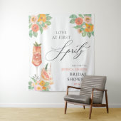 Tenture Love at First Spritz Bright Cocktail Fête des mari (En situation)