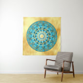 Tenture Mandala bleu or sur fond or doux (En situation (horizontale))