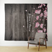Tenture Mariage de la grange rustique en fleurs de cerisie (En situation (horizontale))