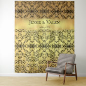 Tenture Mariage gothique à tourbillon doré et noir (En situation)