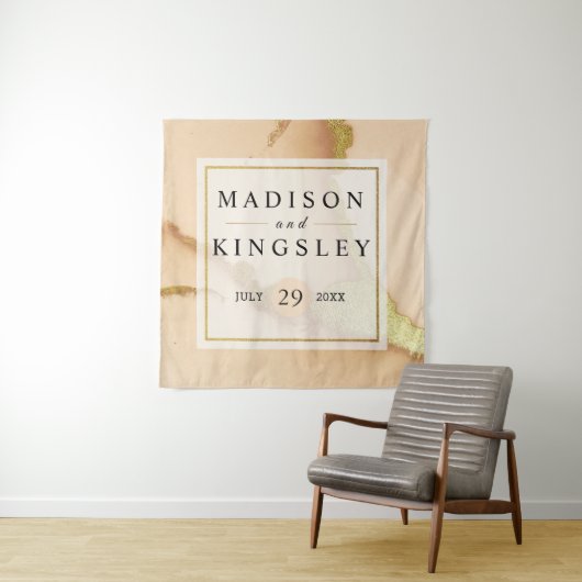 Tenture Mariage Moderne Abstrait au Corail et à l'Encre de (En situation)