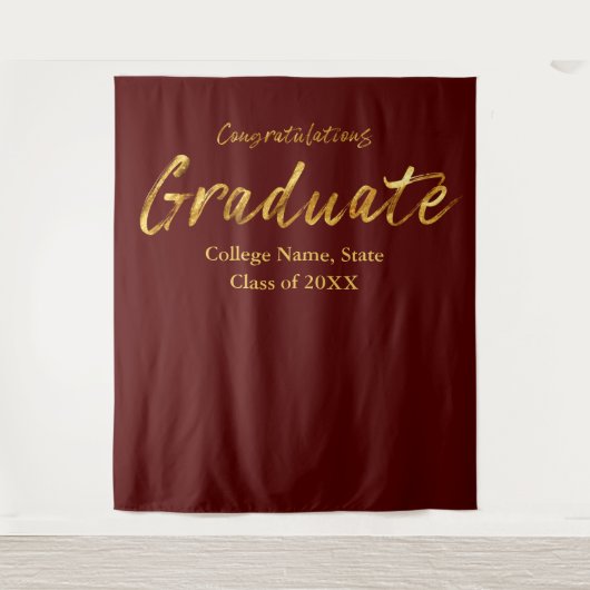 Tenture Maroon Gold Script Félicitations Diplômé (Devant)