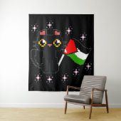 Tenture mignon chat noir tient drapeau de la Palestine (En situation)