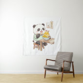 Tenture Mignon panda mangeant de la glace râpée de mangue (En situation)