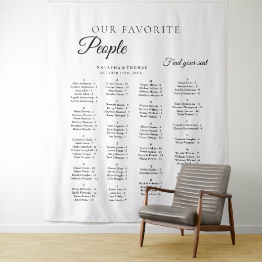 Tenture Minimalist Wedding Alphabetical Seating Chart (En situation)