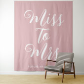Tenture Miss à Mrs Banner Fête de Mariage Moderne Rose (En situation)