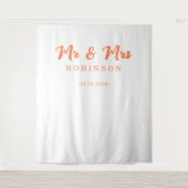 Tenture Modern Coral Orange Mr and Mrs Wedding Backdrop (Devant)