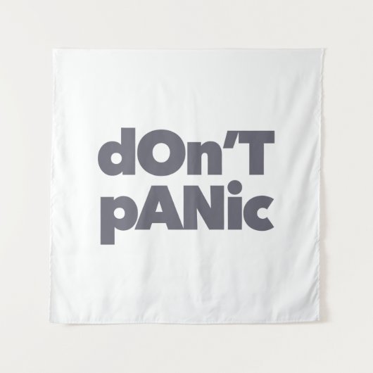 Tenture Modern, simple, bold cool graphic of Don't Panic (Devant)